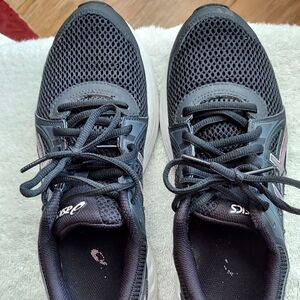 Womens Asics sz 10M